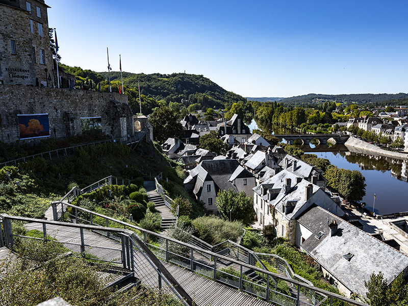 Blick auf die Altstadt und Vézère