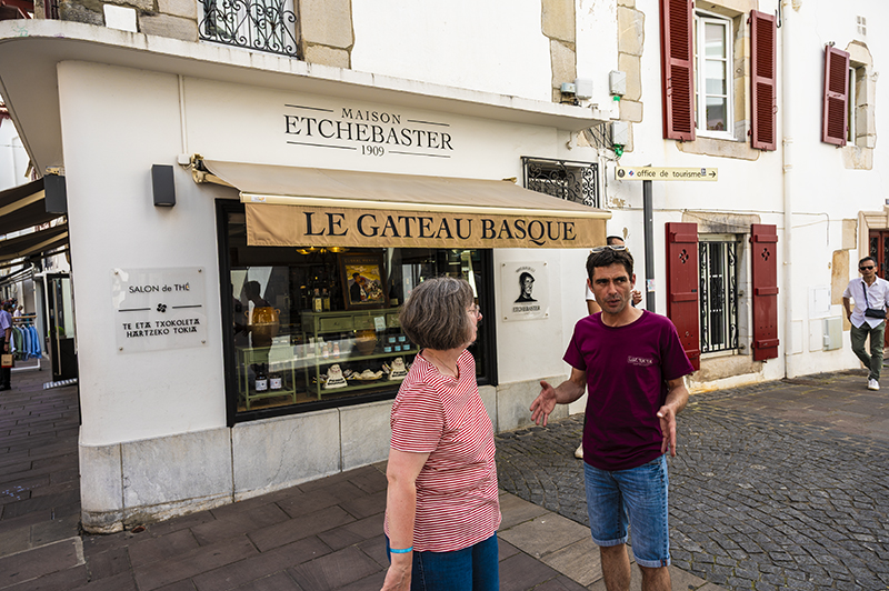 Strasse, Häuser, Nicolas Louberry, ES, Saint-Jean-de-Luz | © Bert Schwarz 2025
