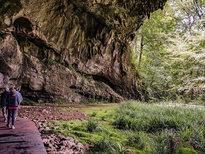 Eingang der Grotte von Sare | © Bert Schwarz 2023