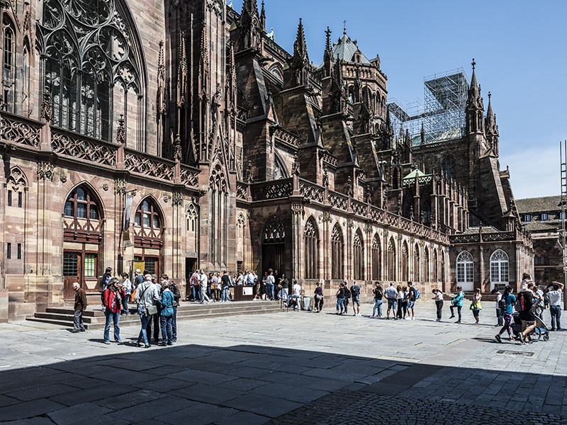 Place du Château und das Münster | © Bert Schwarz 2022