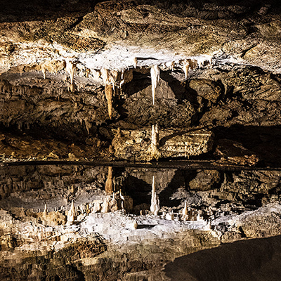 Grotte mit See | © Bert Schwarz 2022