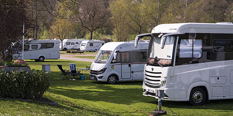 Ein Platz für Wohnwagen, Wohnmobile, Zelte, direkt am Main | © Bert Schwarz 2025