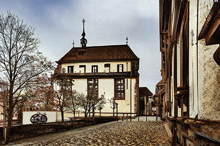 Eine ehemalige Jesuitenkirche beherrbergt eine Kunsthalle mit wechselnden Ausstellungen | © Bert Schwarz 2024