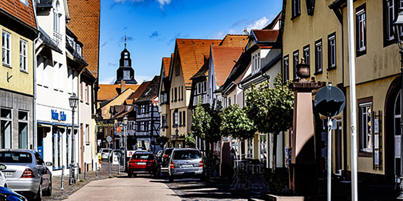 Obernburg ist eine niedliche Kleinstadt mit kleinen Strassen und Jahrtausende alter Geschichte | © Bert Schwarz 2024