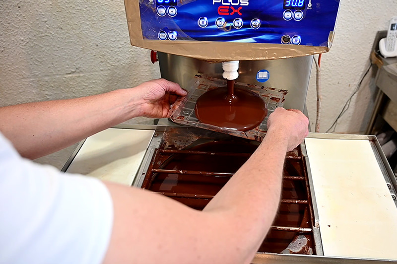 Kakaobohnen, Sack, Mann | © Bert Schwarz 2025