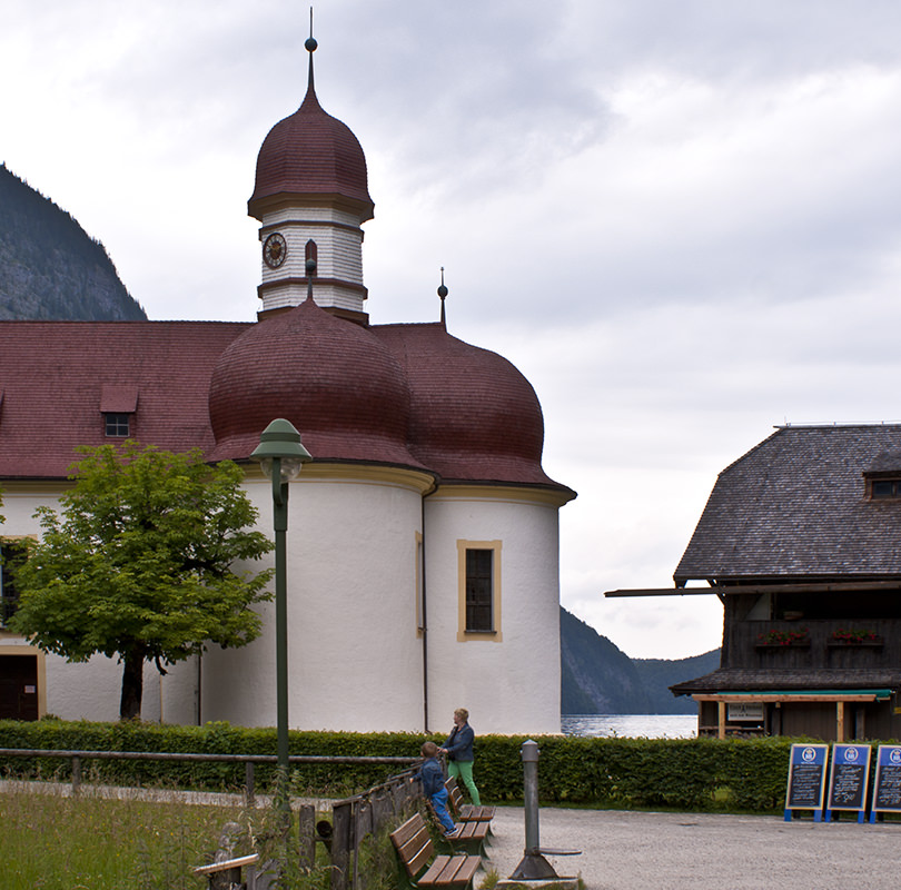 Kapelle, Berge, See | © Bert Schwarz 2014